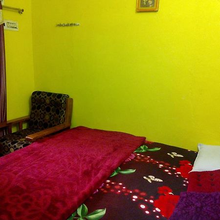 Temple View Guest House Орча Екстериор снимка