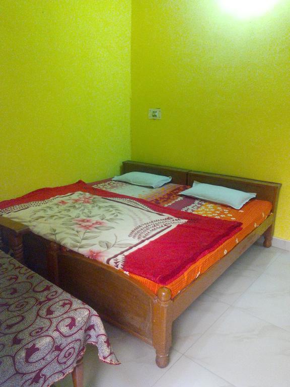 Temple View Guest House Орча Екстериор снимка