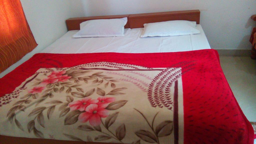 Temple View Guest House Орча Екстериор снимка